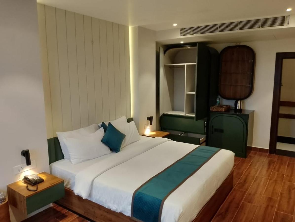 The Convoy Hotel Dibrugarh Exterior foto