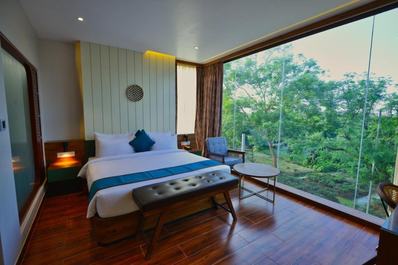 The Convoy Hotel Dibrugarh Exterior foto